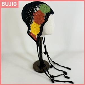 BUJIG หมวกถักโครเชต์โบฮีเมียนทำด้วยมือสำหรับผู้หญิงสไตล์ชาติพันธุ์หมวกพู่ห้อยดอกไม้กลวงเครื่องประดับศีรษะอเนกประสงค์แฟชั่น