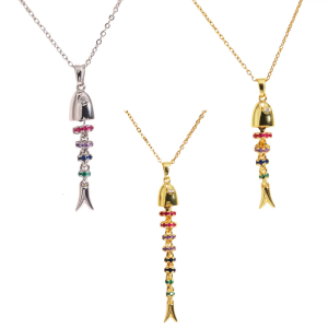 สร้อยคอพร้อมจี้ปลาเคลื่อนไหวได้หลากสีปรับความยาวคอเสื้อสำหรับโอกาสทางการลำลอง