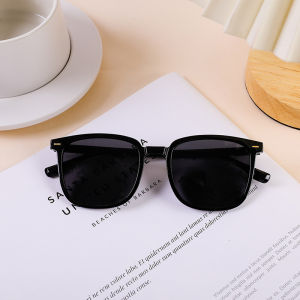 🔥Cadia👍Vintage Square Frame Sunglasses Elegant Light Beautiful Style Sunscreen Fashion Sunglasses