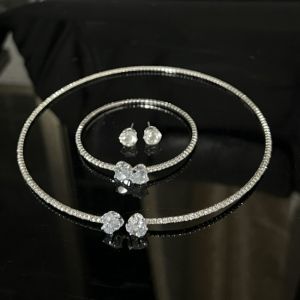 เซ็ตสร้อยข้อมือสร้อยคอเพทาย3ชิ้นชุดต่างหูเครื่องประดับสำหรับเจ้าสาวไข่มุกสวยหรูปรับได้แบบเปิด