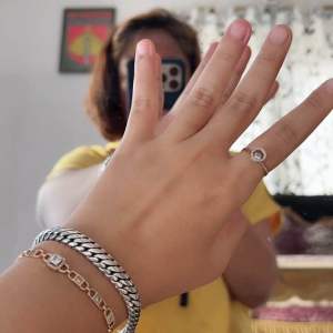 Gelang Perak Murni: Aksesori Perhiasan yang Elegan