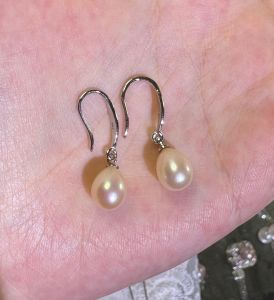 Modern Minimalist Pearl Earrings - 925 Silver Elegant Freshwater Pearl Drops