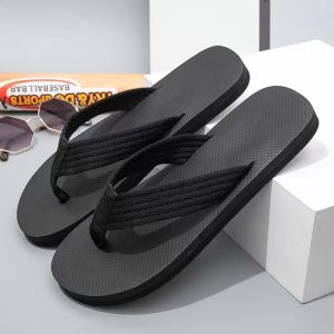 Free Shipping New Summer Styles: MenS Flip-Flops Casual And Non-Slip Korean-Style Outdoor Sandals Trendy And Unique Beach Shoes