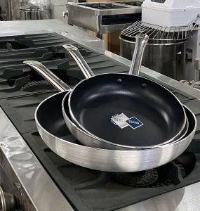 Induction-Ready Non-Stick Frying Pan: Easy Cleaning & Fast Cooking