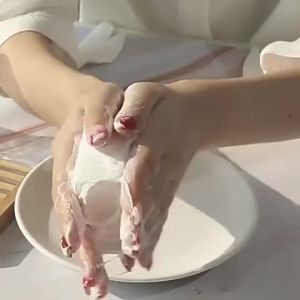 现货蚕丝蛋白精华皂山羊奶皂蚕茧壳拉丝皂洁面洗脸皂男女妙肤彤正品QWHG