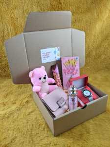 Kado Ulang Tahun Cewek Hampers Gift Box Birthday Cewe Jam Boneka Dompet Silver Queen Souvenir Ultah Wanita Hadiah Untuk Pacar Serba Pink Paket Murah Kado Wisuda Cewek Anniversary Gift Graduation Hampers Kado Murah Aesthetic