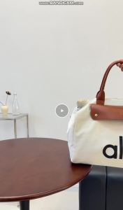 Flat Horizontal Small Duffle Bag Single Spacious Inner Layer Water Repellent Cloth All Match Light Fitness City Daily Shopping Carry Bag
