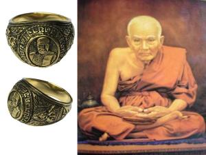 แหวนพระ หลวงปู่ทวด วัดช้างให้ ปัตตานี เนื้อทองเหลือง เหยียบน้ำทะเลจืด พระ ปู่ทวด