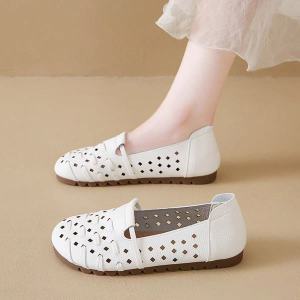 2026 Summer New Breathable Hollow Out Casual Shoes With Soft Cowhide Sole Slip-On Flat Shoes For Mothers
