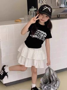 Style Terbaru Setelan Anak Perempuan Set T-shirt Fashion Pola huruf + Korea kasual rok pleated skirt