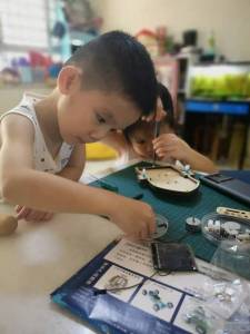 SG High Quality Solar Powered Boat DIY Model Robot Boat Ship Puzzle Educational Toy