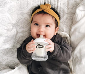 Bình Sữa Ty Siêu Mềm Tự Nhiên Tommee Tippee Natural Start 260ml Núm Ty Của Bình 3-6 Tháng