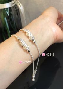 เส้นเล็กสร้อยข้อมือเงินแท้ 92.5% ร้อยปี่เซียะ กระดิ่ง 1 ลูก ปี่เซียะ เรียกทรัพย์ (เรือนเงินแท้)