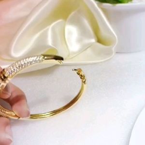 กำไล​สแตนเลส​ สร้อย​ข้อมือ​ เพชร​กำไลข้อมือ​ สวยๆ​กำไลข้อมือ​ทอง​กำไลข้อมือ​กำไล​ลาย​ หัวเสือ กำไลทอง