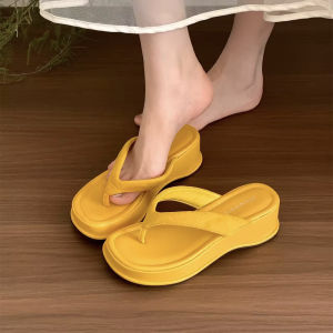 Free Shipping WomenS Thick-Soled Flip-Flops Summer Outdoor Beach Sandals Round-Toe Versatile Stylish And With A High-End Feel