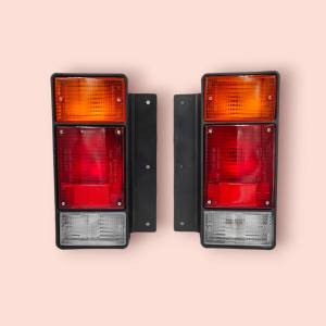 ไฟท้าย ISUZU 6 ล้อ NPR 24V. 1คู่ (สินค้าขายเป็นคู่) ซ้าย-ขวา