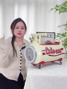 รถเข็นถั่วลิสง 0-4 ปี รถโค้ก รถบิด รถขี่รูปกระป๋องสำหรับเด็กที่ดึงง่าย ป้องกันการพลิกคว่ำ รถของเล่นเสียงและแสงสำหรับเด็ก สามารถรองรับผู้คนได้ รถขี่เด็กแบบยูนิเซ็กซ์ รถไฟเหาะลื่น ของขวัญวันเกิดสำหรับเด็ก