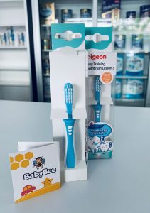 PIGEON Baby Training Toothbrush  Lesson 3 PINK  BLUE  GREEN [ #11786 / 11787 / 11788] 贝亲婴儿训练牙刷第 3 课粉色、蓝色、绿色