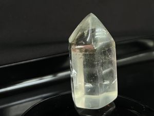 แกะสลัก ทรงพีระมิด  หินจุยเจีย