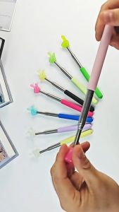 Masely Retractable Finger-Shaped Teaching Pointer with Night Glow for Whiteboard Reading Guide Stick