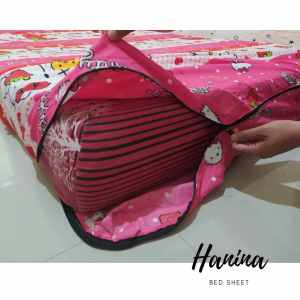 Sprei Motif Hello Kitty Poliester Resleting Ukuran Full Warna Merah