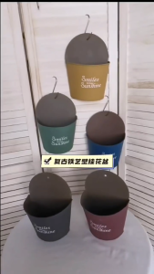 Semi Circular Wall Hanging Planters Railing Flower Iron Pots Baskets Compatible for Balcony Fence Garden Outdoor Indoor