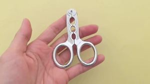 Zinc Alloy Sunflower Seed Sheller Nut Cracker Seed Peeler Tool Home Use Plier Practical Everyday Item Suitable for Daily Use Great Gift for Family and Friends