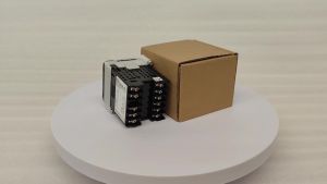 ตัวควบคุมอุณหภูมิดิจิตอล Omron แท้จริง E5CC-QX2DSM-800 E5CC-RX2DSM-800 E5CC-QX2DSM-802 E5CC-RX2DSM-802