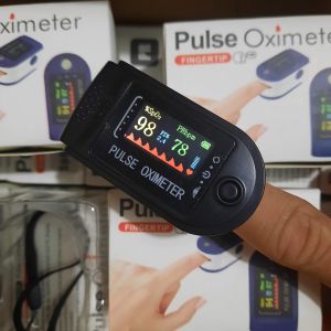 Máy đo nhịp tim và nồng độ oxy trong máu SPO2 Pulse Oximeter đo trên ngón tay ( kèm pin AAA)