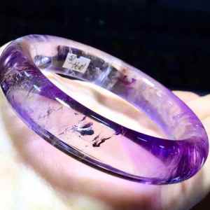 Natural Uruguay natural lavender violet crystal bracelet the color is the most beautiful rare violet in the crystal wear in peace will bring good luck crystal transparent fortune ward off evil wear high-end atmosphere on the low-key luxury show taste