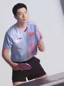 Table tennis uniforms for men and women competition outfits the same style as worn by Chinese national team players Sun Yingsha and Wang Chuqin childrens quick-dry uniforms available for group purchase