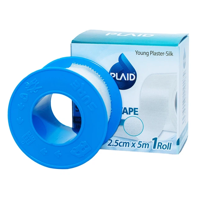 Băng keo cuộn lụa Young Plaster-Silk dùng để băng vết thương sau khi ...