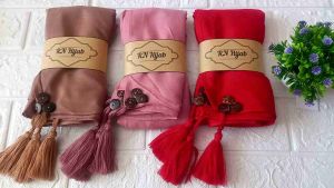 KERUDUNG SEGI4 TASSEL RUMBAY KANCING TERBARU DAN VIRAL