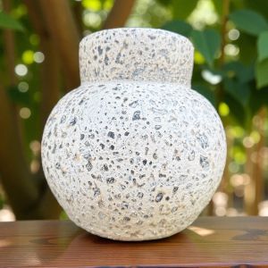 Vaseแจกันดินเผาทรงอ้วนปากตัด สีวินเทจเก่า ๆ ขนาด 23 x 21 cm.