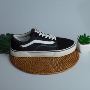 SEPATU SNEAKERS PRIA WANITA HITAM PUTIH COWO KEREN BUAT GAYA SEPATU WANITA TERBARU SEPATU SNEAKER WANITA CANVAS AUTHENTIK OTENTIK SLOP SEPATU SEKOLAH SEPATU KEREN  SEPATU KULIAH SEPATU PRIA KEREN LAKI LAKI CEWEK DEWASA BRAND LOKAL AKNA JAVASTORE