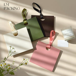 ถุงกระดาษ วัสดุกระดาษทนทาน การออกแบบพับที่เป็นเอกลักษณ์ ประสบการณ์การช้อปปิ้งที่สะดวกสบาย