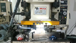 Treo tường chuông cửa Thiết bị chuyển mạch thắp sáng chuông cửa đẩy Bộ phận thay thế nút cứng bằng nhựa hệ thống dây điện nút bấm lâu dài