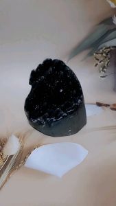 KRISTAL SG: Exotic Colour Crystal Geode Black Forest. 彩晶奇石黑森林