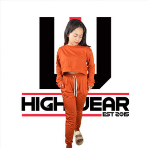 Highwear Setelan Crop Top jogger sporty bahan Soft dan Lembut