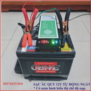 Bộ sạc acquy ô tô sạc acquy dự phòng. Tự động ngắt khi đầy điện. Có màn hiển thị có LED hiển thị. Điện áp 12V. Shop Bách khoa