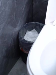 Garbage bin bathroom kitchen household wall mounted living room large dormitory toilet with lid automatic packing and garbage bin