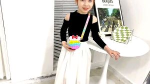 Túi pop it đeo chéo bé gái giảm căng thẳng