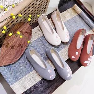 Giày Đế Bằng    Giày Vải Đế Bằng Đế Gân Bò   Trang Phục Trà Trơn Xuân Thu Giày Mẹ Giày Đơn Nữ Giày Thêu Hoa