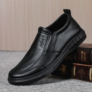 รองเท้าคัทชู รองเท้าหนัง สีดำ นุ่มเท้ากันน้ำพื้นไม่ลื่น รองเท้าหนังชาย ผู้ชายรองเท้าหนังสีดำ