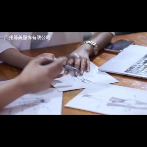 French Satin Scoop Neck Strap Dress for Women Summer High-End Design Niche Waist-Cinching Slim Fit Elegant Long Dress