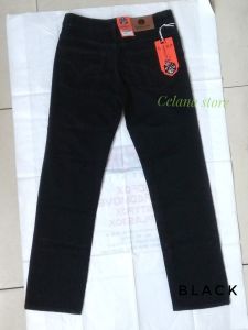 celana jeans hitam pekat pria// celaba jeans original carlois// jeans hitam pria terbaru// celana hitam fashion pria// celana jeans terbagus// celana panjang pria hitam pekat// celana jeans standar reguler