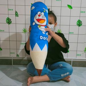 GỐI ÔM DOREMON HÌNH BÚT CHÌ CHẤT NHUNG MỊN AN TOÀN CHO BÉ TRAI