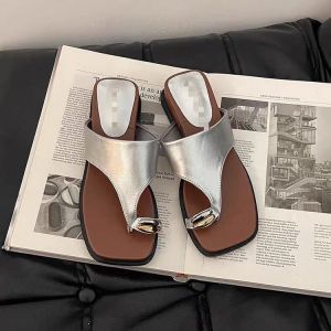 [Free Shipping] Thick-soled height-increasing wedge flip-flops for women summer outdoor wear 2026 new model suitable for pairing with skirts beach sandals flip-flops