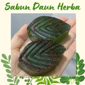 Sabun Daun Herbal Leaf Soap by Farhah Beauty | Treat Ringworm Tinea Versicolor Boils & Body Itch