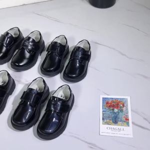 Childrens leather shoes for boys black shiny buckle shoes for school casual ceremonial performance flag-raising round-toe leather shoes